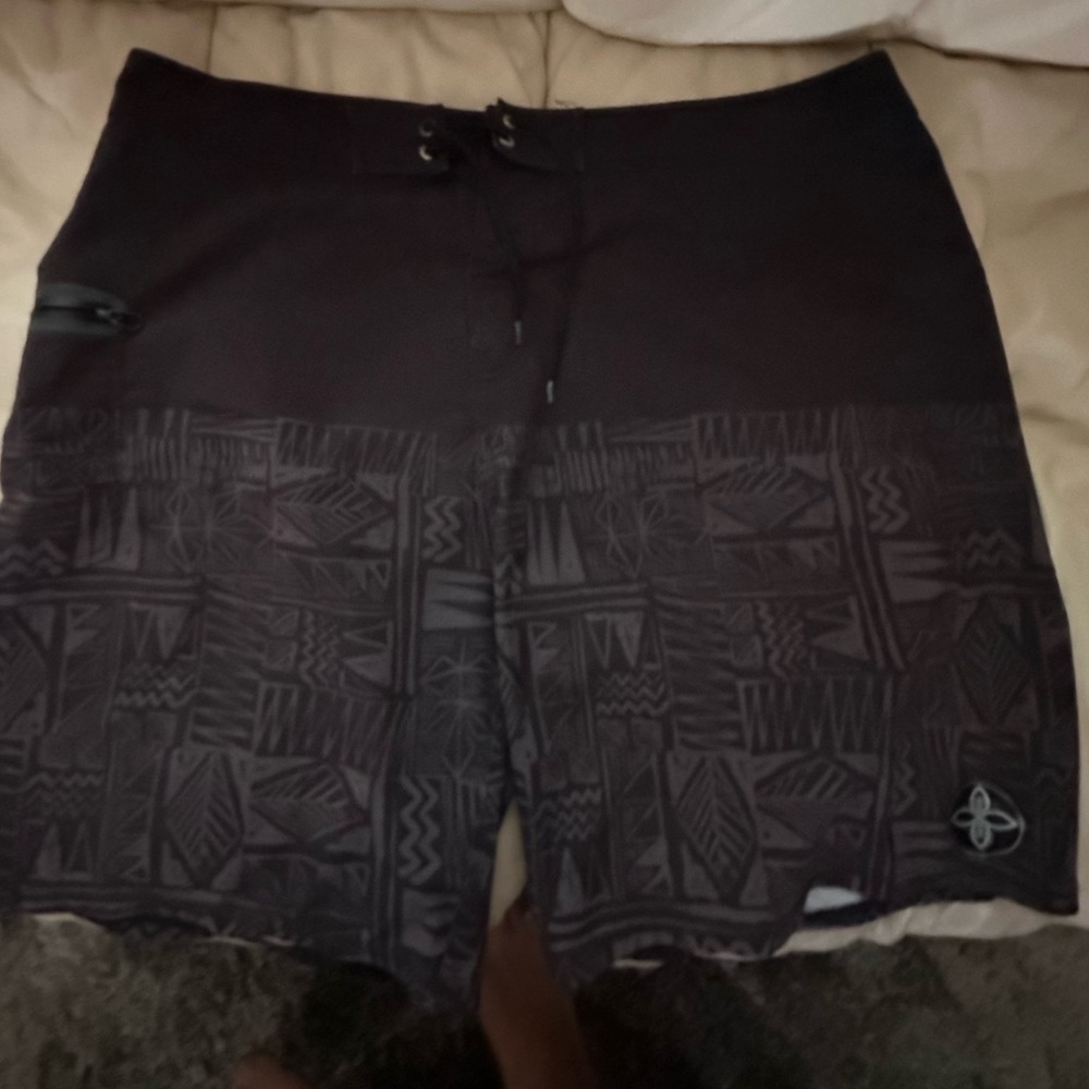 Size 38 Infinity Surf shorts
